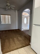 2117 Buena Vista Dr in Kingman, AZ - Foto de edificio - Building Photo