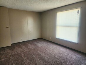 1310 N Avenue J in Portales, NM - Building Photo - Building Photo