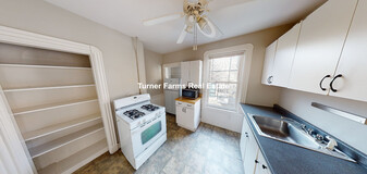 548 Green St, Unit 2 in Cambridge, MA - Building Photo