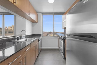 408 E 92nd St in New York, NY - Building Photo - Building Photo