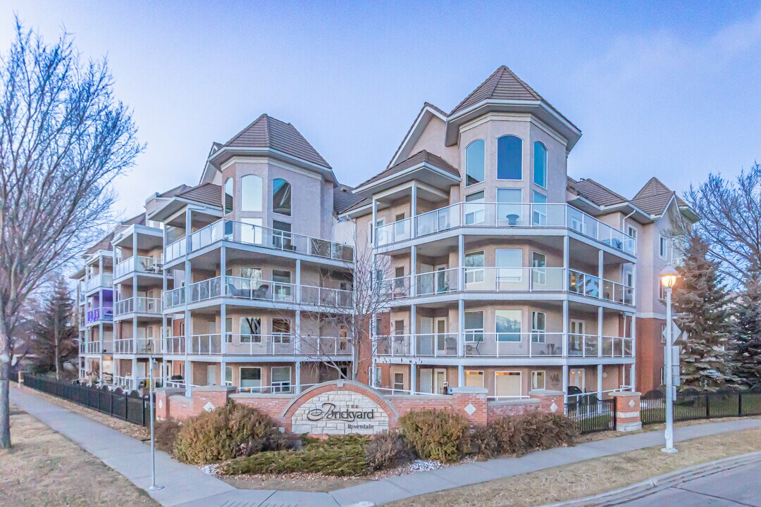 River Grande in Edmonton, AB - Building Photo