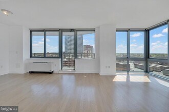 1 Spring St-Unit -0904 in New Brunswick, NJ - Building Photo - Building Photo