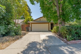 1130 Rudger Way in Sacramento, CA - Building Photo