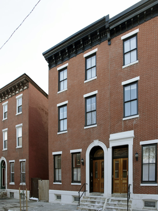 1624 Mount Vernon St in Philadelphia, PA - Foto de edificio - Building Photo