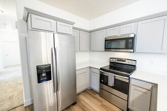 1794 W Eaglewood Dr in Eagle Mountain, UT - Building Photo - Building Photo