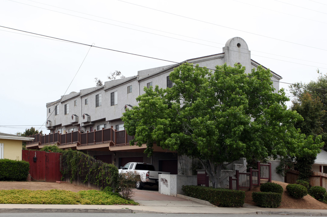 622 13th St in Imperial Beach, CA - Foto de edificio