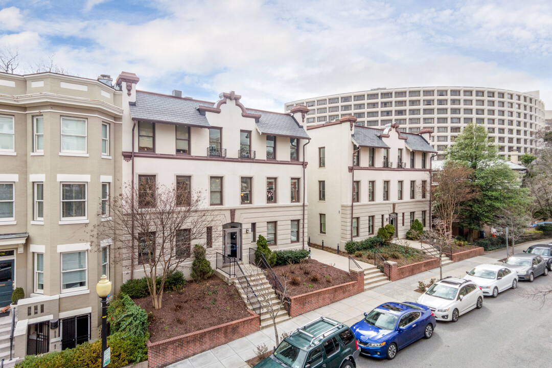 Coronado Condominiums in Washington, DC - Building Photo