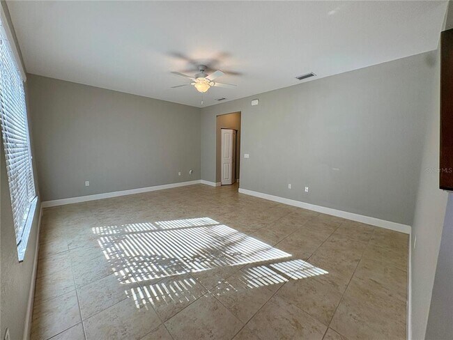 165 Alexander Woods Dr in Plant City, FL - Building Photo - Building Photo