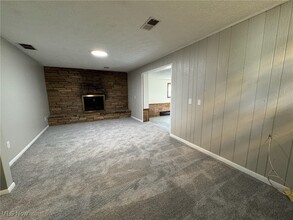 4650 Markwood Dr in Stow, OH - Building Photo - Building Photo