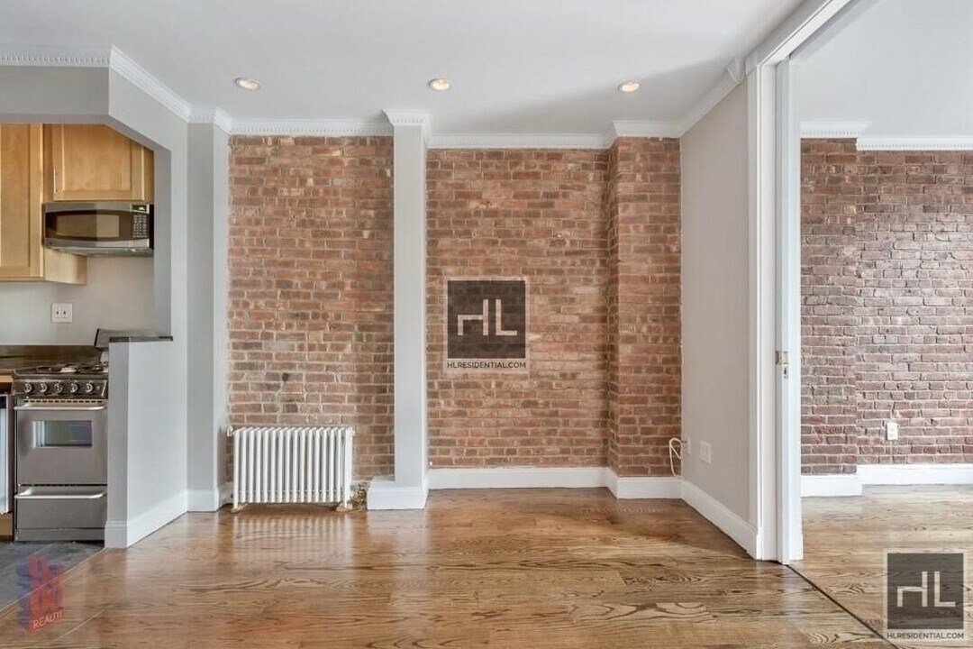 Tenth Avenue in New York, NY - Building Photo