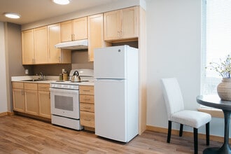 Northaven West Apartments for 62+ in Seattle, WA - Foto de edificio - Building Photo