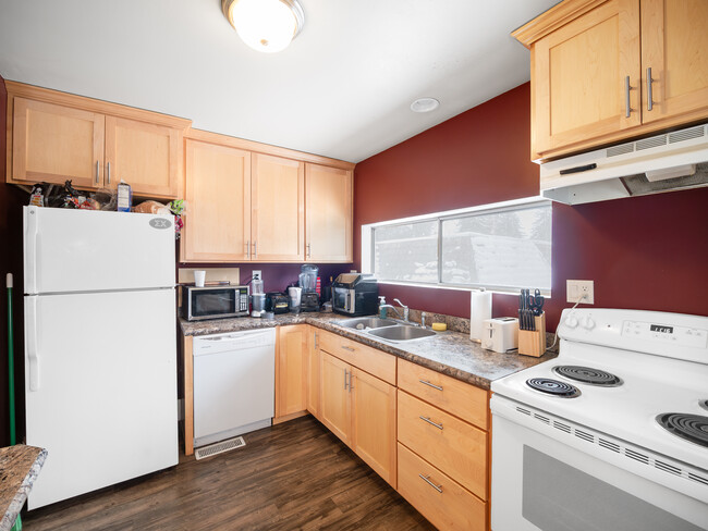 940 NE C St in Pullman, WA - Foto de edificio - Building Photo