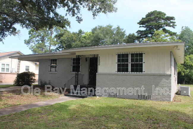 3200 Emogene St in Mobile, AL - Foto de edificio - Building Photo