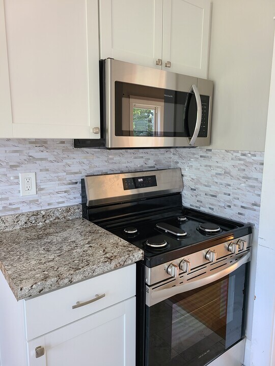 3 Thomas St, Unit 3b in Nashua, NH - Foto de edificio