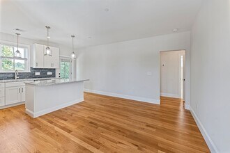48 Water St, Unit 2 in North Andover, MA - Building Photo - Building Photo