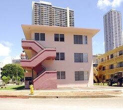 1621-1627 Ala Wai Blvd in Honolulu, HI - Building Photo - Building Photo