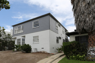 1752 Glendon Ave in Los Angeles, CA - Building Photo - Building Photo