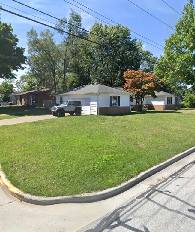 property at 201 W Navajo St