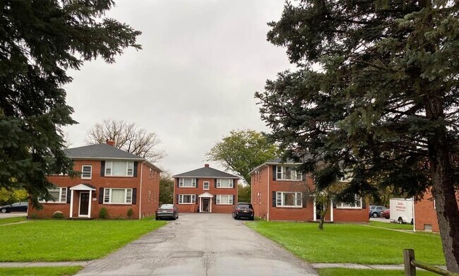 6068 Transit Rd in Depew, NY - Building Photo - Building Photo