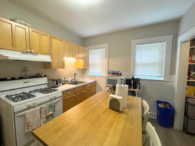 15 Belmont Sq, Unit 1