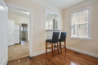2102 S Carrollton Ave in New Orleans, LA - Building Photo - Building Photo