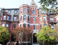 323 Commonwealth Ave photo'