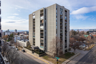 Governor's Park Condominiums in Denver, CO - Building Photo - Primary Photo