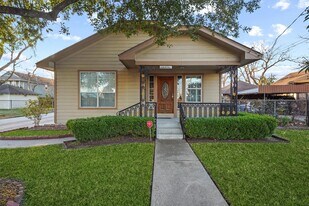 1615 Airline Dr in Houston, TX - Building Photo