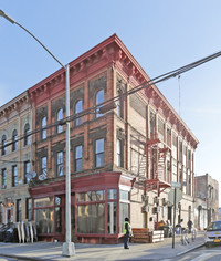 134 Kingsland Ave in Brooklyn, NY - Foto de edificio - Building Photo