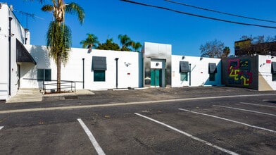 8000 W Beverly Blvd in Los Angeles, CA - Building Photo - Building Photo