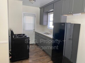 6809 Valmont St in Los Angeles, CA - Building Photo - Building Photo