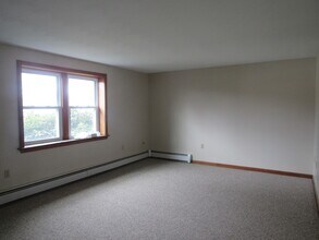 12 Pinehurst Ave in Dracut, MA - Building Photo - Building Photo