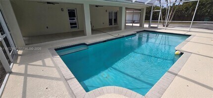 6500 SW 82nd Ave in Miami, FL - Building Photo - Building Photo