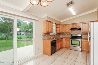 1054 Fairplay Ave NW in Palm Bay, FL - Building Photo - Building Photo