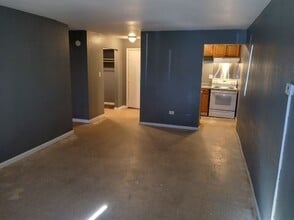 1600 Clinton St in Aurora, CO - Building Photo - Building Photo