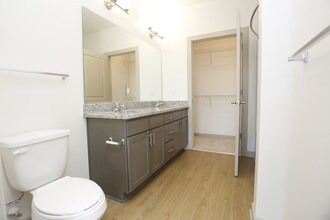 The Edge Apartments in Richmond, VA - Building Photo - Interior Photo