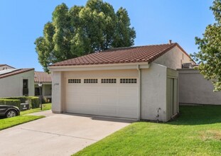 17902 Villamoura Dr in Poway, CA - Building Photo - Building Photo