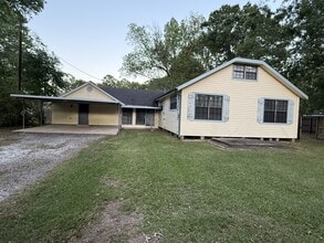 65 Hooks Rd in Lumberton, TX - Building Photo - Building Photo