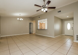 3039 Annadale Cir in Brandon, FL - Building Photo - Building Photo