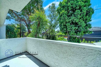 12314 Moorpark St. in Studio City, CA - Building Photo - Building Photo