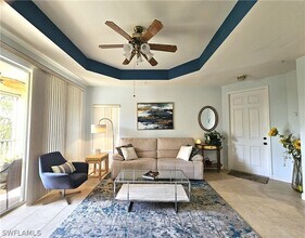 1405 Sweetwater Cove in Naples, FL - Foto de edificio - Building Photo