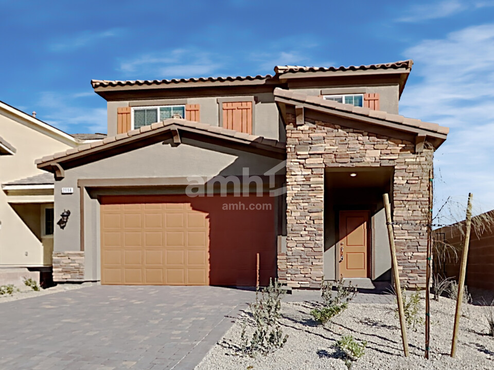 2114 Reaves Wy in North Las Vegas, NV - Building Photo