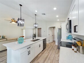 9410 101st Ct in Vero Beach, FL - Building Photo - Building Photo