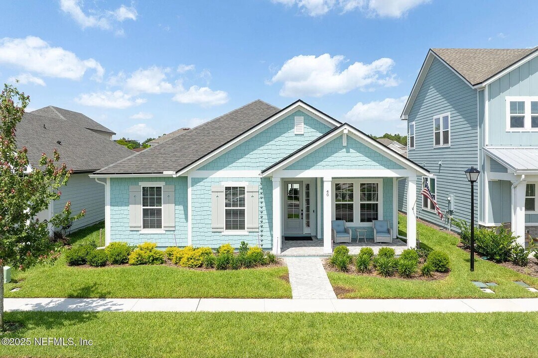 40 Blue Hampton Dr in Town Of Nocatee, FL - Building Photo