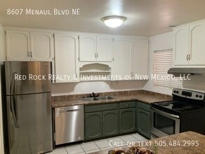 8607 Menaul Blvd NE in Albuquerque, NM - Building Photo - Building Photo