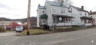 230 6th St, Unit 1 in Blawnox, PA - Building Photo