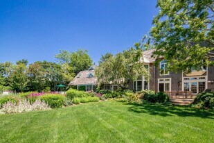 72 Bridgefield Rd in Bridgehampton, NY - Building Photo