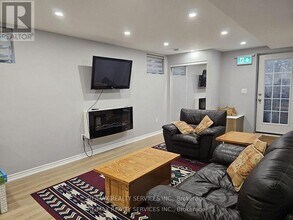 35 Curtis Dr in Brampton, ON - Building Photo - Building Photo