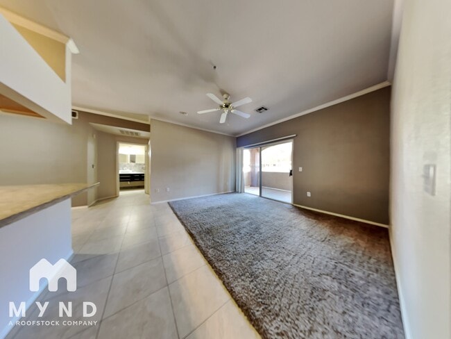 5401 E Van Buren St in Phoenix, AZ - Building Photo - Building Photo