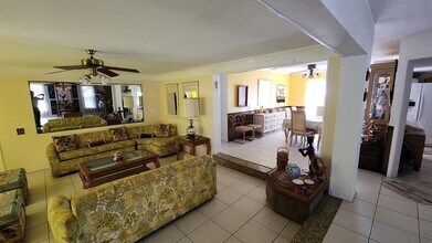 2405 Neptune Rd in Kissimmee, FL - Building Photo - Building Photo